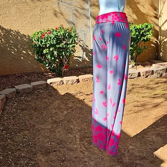 Reborn Wide-Legged Leggings/Dance Pants Size Large  EUC  Rayon/Spandex Blend - Picture 2 of 8
